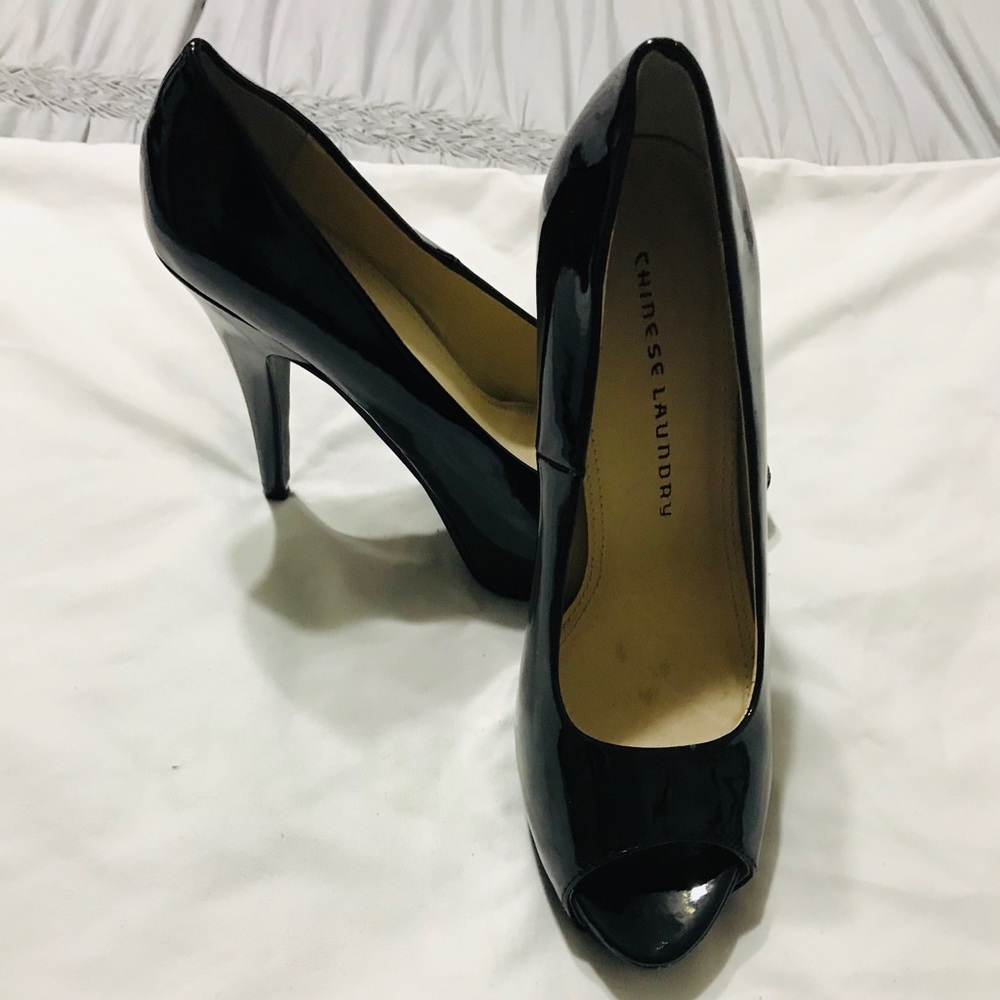 Heels - Picture 2 of 3